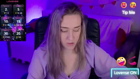 olivia_daze online show from October 19, 2025, 8:20 pm