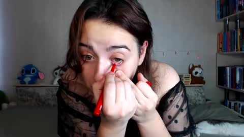 olivia_defo online show from October 22, 2025, 11:32 am