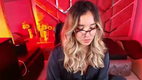  OLIVIA  online show from November 10, 2025, 4:55 am