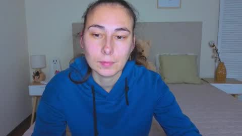 Olivia online show from November 29, 2025, 7:28 pm