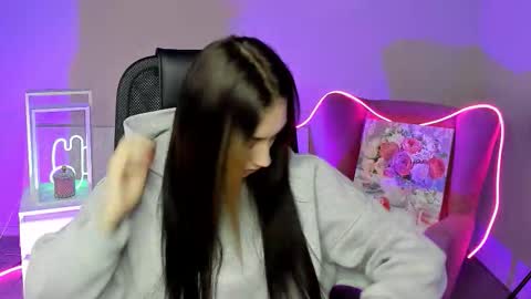 Snapshot of olivia_norton_ chatting on October 7, 2025, 12:13 pm olivia_norton_ online show from October 7, 2025, 12:13 pm