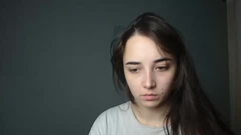 Olivia online show from November 10, 2025, 1:43 pm