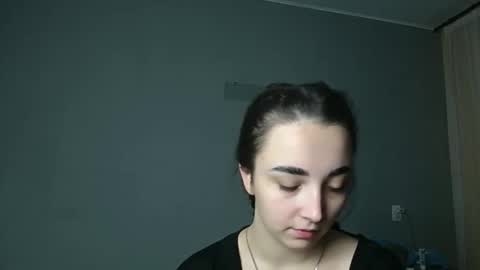 Olivia online show from December 3, 2025, 1:53 pm