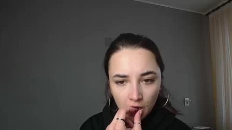 Olivia online show from April 10, 2026, 10:20 am