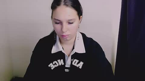 Olivia online show from September 25, 2025, 3:54 am