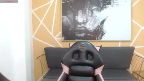 Snapshot of olivia_russo chatting on January 11, 2026, 1:05 pm Olivia online show from January 11, 2026, 1:05 pm