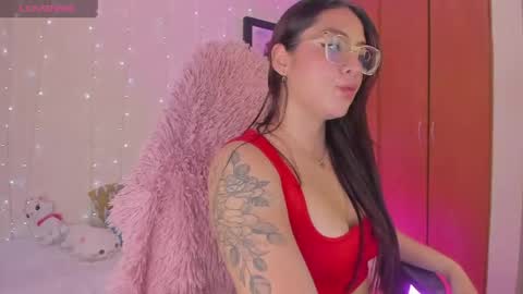 olivia_s19 online show from April 13, 2026, 1:00 am