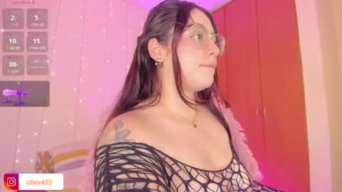 olivia_s19 online show from April 25, 2026, 2:58 am