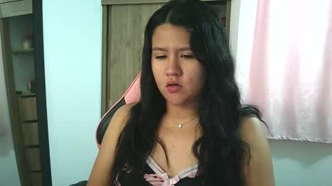 Olivia online show from November 15, 2025, 1:51 pm