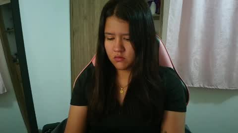 Olivia online show from April 8, 2026, 12:27 pm