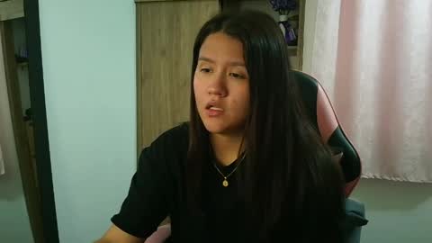 Olivia online show from May 11, 2026, 2:45 pm