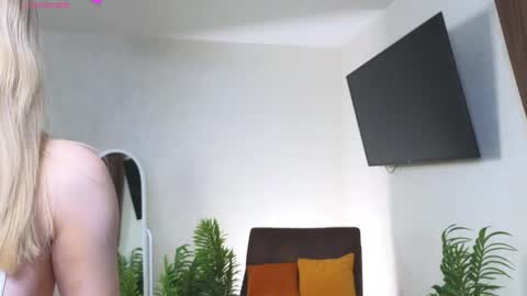 Olivia online show from April 4, 2026, 2:10 am