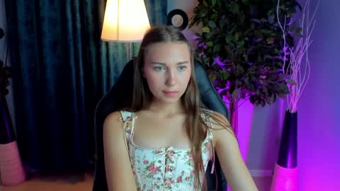 olivialangs online show from May 11, 2026, 2:45 pm
