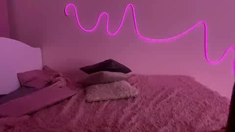 Olivia online show from December 12, 2024, 5:37 pm