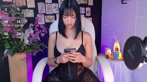 Snapshot of oliviamcneill chatting on January 23, 2025, 12:30 pm Olivia Mcneill  online show from January 23, 2025, 12:30 pm