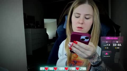 . online show from November 22, 2025, 4:11 am