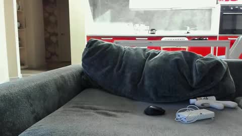 oliviamuur online show from March 24, 2026, 7:52 pm