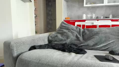 oliviamuur online show from April 16, 2026, 6:14 am