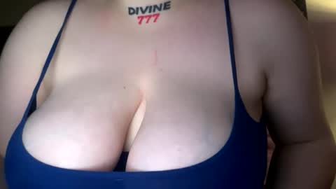 Olivia baby  online show from December 22, 2025, 12:40 am