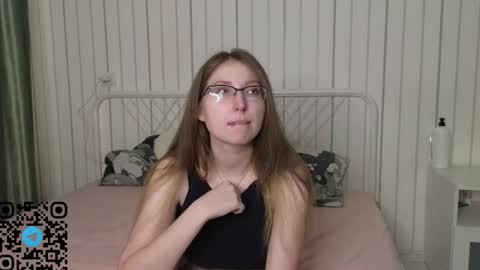 Kylie online show from September 25, 2025, 6:33 pm