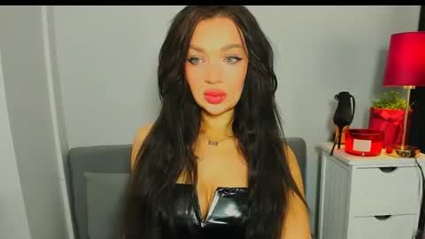 Snapshot of oliviawomen chatting on March 3, 2026, 7:14 am OliviaWomen online show from March 3, 2026, 7:14 am