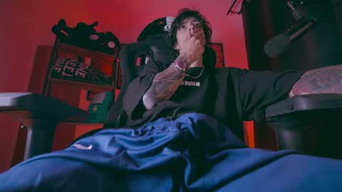     online show from April 8, 2026, 12:32 am