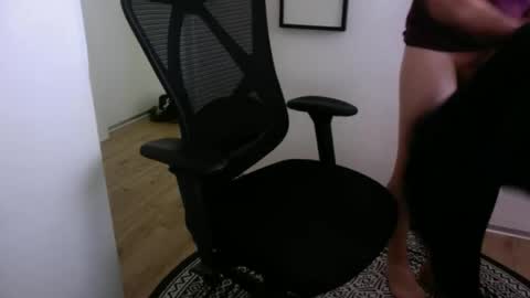 olynlover69 online show from May 1, 2026, 9:58 am