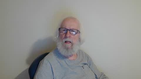 Somewhere over the rainbow online show from February 18, 2025, 9:20 pm