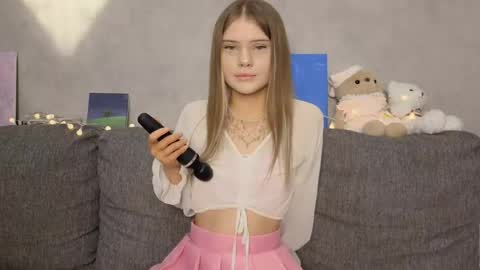 Snapshot of one_more_touch chatting on June 4, 2026, 1:39 pm Eva online show from June 4, 2026, 1:39 pm