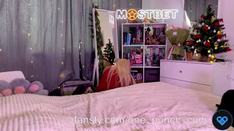 Snapshot of one_punch_cum chatting on December 31, 2024, 10:04 am couple Lu sexy chick in middle and Jimmyblonde our friend Brianglasses online show from December 31, 2024, 10:04 am