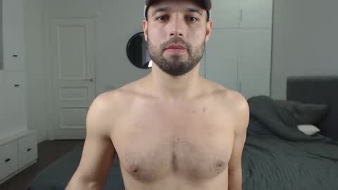 onebestlover online show from February 26, 2025, 2:57 pm