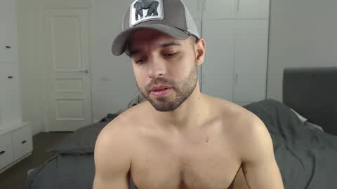 onebestlover online show from February 28, 2025, 12:09 pm