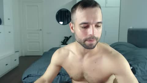 onebestlover online show from September 22, 2025, 9:17 pm