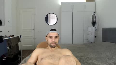 onebestlover online show from February 24, 2026, 8:23 am