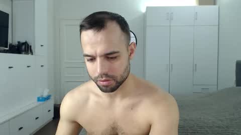 onebestlover online show from April 1, 2026, 8:26 am