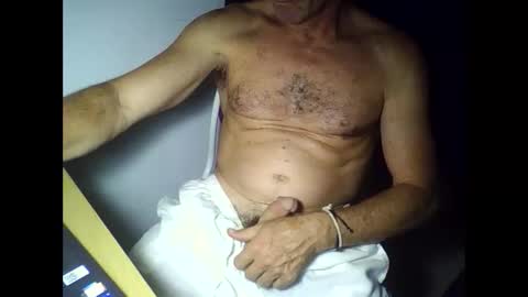 Snapshot of oneeedge chatting on November 24, 2025, 7:46 pm Edge online show from November 24, 2025, 7:46 pm