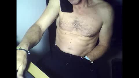 Snapshot of oneeedge chatting on January 18, 2026, 6:01 pm Edge online show from January 18, 2026, 6:01 pm