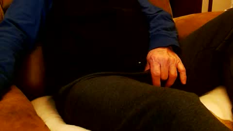 Snapshot of onehanglow chatting on January 18, 2026, 2:26 am Butch online show from January 18, 2026, 2:26 am