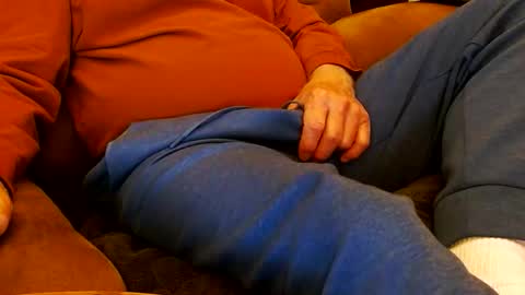 Snapshot of onehanglow chatting on February 15, 2026, 2:08 am Butch online show from February 15, 2026, 2:08 am