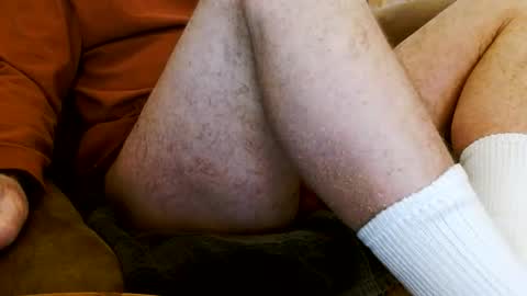 Snapshot of onehanglow chatting on February 15, 2026, 6:04 pm Butch online show from February 15, 2026, 6:04 pm