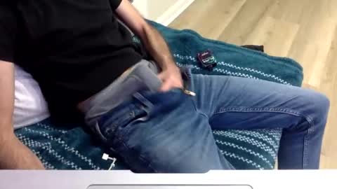 onehitwonder21 online show from March 3, 2026, 1:01 am