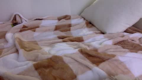 onehitwonder21 online show from April 28, 2026, 12:53 am