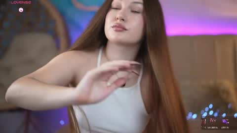 Snapshot of onelaya chatting on June 7, 2026, 1:04 pm L A Y A online show from June 7, 2026, 1:04 pm
