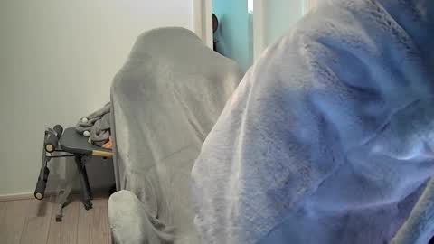 Snapshot of onesieboyx chatting on December 5, 2025, 12:14 pm onesieboyx online show from December 5, 2025, 12:14 pm