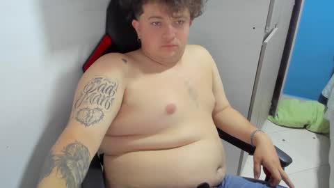 Snapshot of onewhiteboichub chatting on September 9, 2025, 1:16 am Andres INDEPENDENT MODEL online show from September 9, 2025, 1:16 am