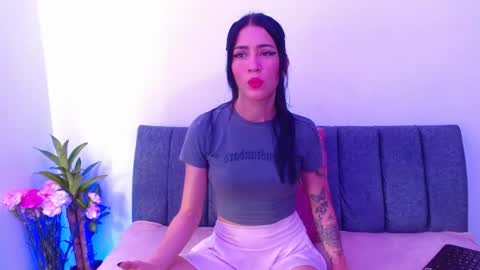 Snapshot of onlily chatting on February 17, 2026, 7:42 pm onlily online show from February 17, 2026, 7:42 pm