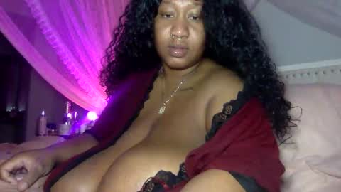 onlineerica online show from November 11, 2025, 4:12 am