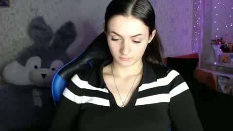 Amalia online show from December 21, 2025, 6:48 pm