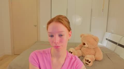 Lily online show from November 6, 2025, 3:24 pm