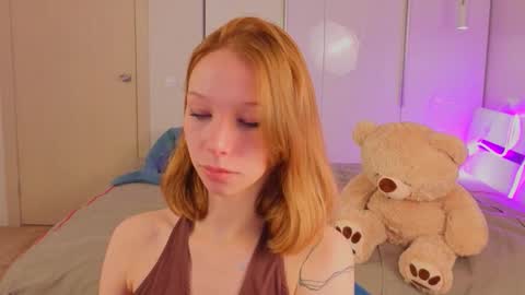 Lily online show from November 7, 2025, 11:43 am